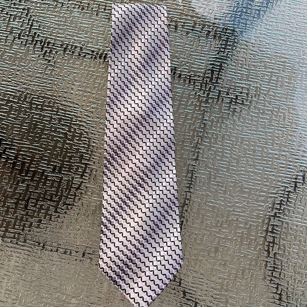 Dress tie